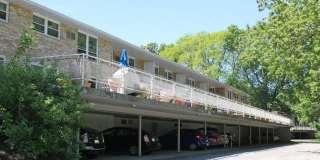 Charming 2-bedroom apartment in Prime Location! Gallery 45