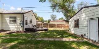 3BD, 1BA Edgewater Home with Lard Back Yard and 2-Car Garage Gallery 21