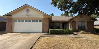 3 Bed 2 Bath House with 2 Car Garage.  Gas Heat & Hot Water. Gallery 1
