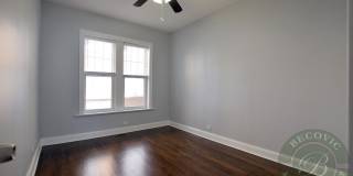 1110 W Glenlake Ave Gallery 5