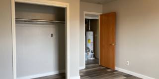 2 Bedroom 2 Bath Townhome w/ large 2 car garage - Freshly remodeled - Available Now Gallery 20