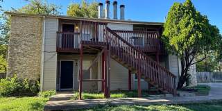 Spacious 4-plex in Central Location Gallery 1