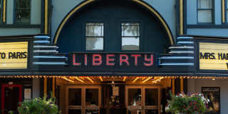 The Oliveen Gallery 29