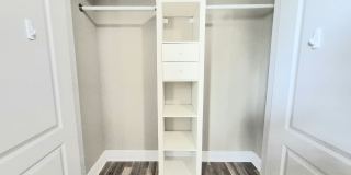 6913 S Wall St Gallery 22