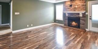 Pet Friendly Three Bedroom with Bonus! Gallery 4