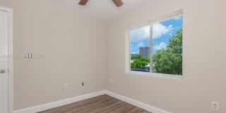 811 NW 3rd Ave Gallery 22