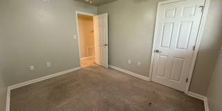2 Bedroom, 1 Bath Condo Gallery 8