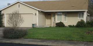 Beautiful 3 BD/2BA Ranch Style Home in Desirable Battle Ground location! Pets Welcome! Gallery 1