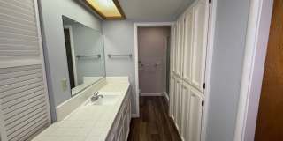 Charming very clean 3BR House in quiet Hanford Neighborhood Gallery 17
