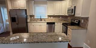 Bungalow in Charlotte with 2 bedrooms, 2 baths Gallery 11