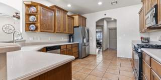 4 Bedroom Home with Solar Panels: MOVE-IN SPECIAL Gallery 11