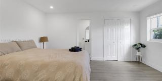 18362 Northeast 20th Place Gallery 25
