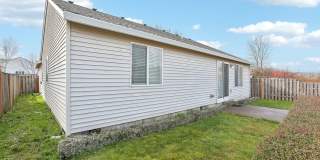 Beautiful 4BR/2BA Single-Level Home in Heart of McMinnville Gallery 18