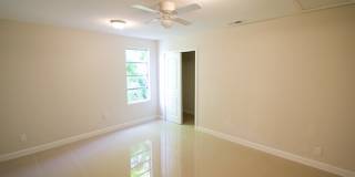 Beautiful & Modernized 3 Bed/3 Bath Pool Home For Rent in PSL! Gallery 8