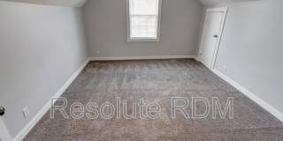 743 Cottage Avenue Gallery 30