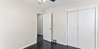 1653 London Avenue Gallery 18
