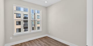 2507 LIGHT Street Gallery 21