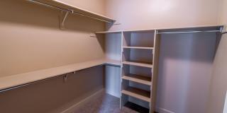 Italian Villages | 3- Bedroom Naples Gallery 7