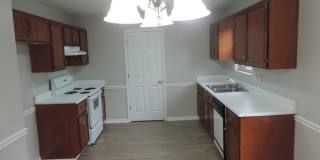 3881 Crest Drive Gallery 8