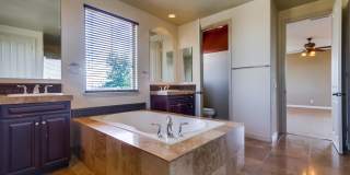 Beautiful 4 bedroom, 4.5 bathroom Home in the Varadero Community Gallery 44