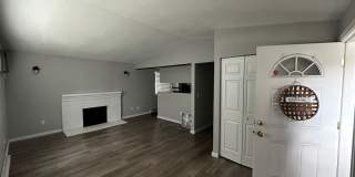 308 E Weile #3 Gallery 1