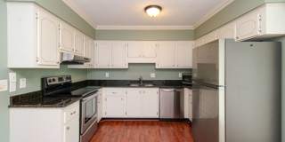 ** ADORABLE 2ND FLOOR 2/2 CONDO CANAL VIEW IN FABULOUS NORTH NAPLES** UNFURNISHED ** NO PETS ALLOWED ** Gallery 1