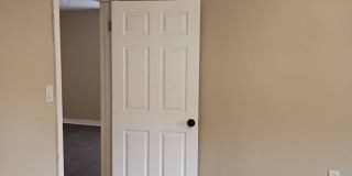 Charming 3 - Bedroom Property in Prime Location Gallery 27