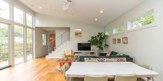 CHARMING, MODERN, CUSTOM HOME IN MID-CITY FOR RENT Gallery 4