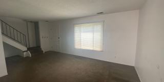 Nice 3 bedroom townhome in Aurora Gallery 3