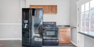 Spacious Two Bed Available July 10th! Central Air, Dishwasher, Laundry, Off Street Parking! Gallery 9