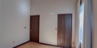 30 N LAWSONA Boulevard Gallery 11