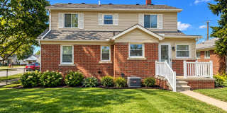 BEAUTIFUL 5 BEDROOM HOME IN ST CLAIR SHORES Gallery 1