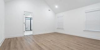 1040 Monarch Road Gallery 11