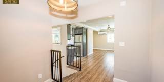 Fully Updated Spacious Studio Above Garages in Pasadena! Gallery 3