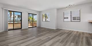 Mission Beach. 3 bedroom, 2.5 bath, 2 car garage, Gallery 3