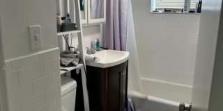 Charming 2 Bedroom-No Broker Fee Gallery 3