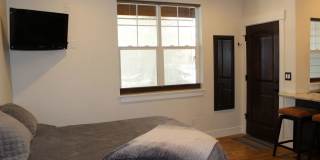 Furnished Studio Near Old Mill - Utilities Included Gallery 9