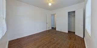 Charming Apartment with Wood Floors & Convenient Amenities Gallery 12