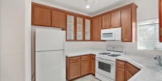 Pacific Legends 2 Bed Condo Near Pool Gallery 8