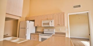 Annual Unfurnished 3rd Floor Condo in L Pavia with Community Pool! Gallery 16