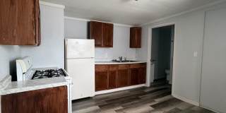 Cozy & Updated 1 Bedroom | 1 Bathroom Efficiency Apartment Gallery 5