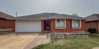 1428 E McClernon St Gallery 1