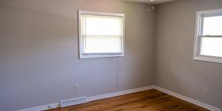 3 Bedroom, 2 Bath house with fenced yard! Gallery 10