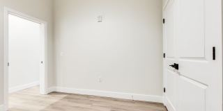 NOW LEASING - GALLERY GARDEN APTS Gallery 165