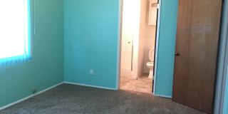 Fresh 3 bedroom + bonus room house minutes away from the beach! Gallery 7