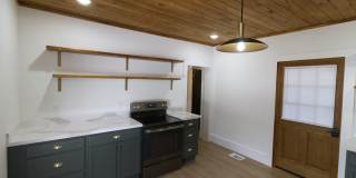 Beautifully Renovated 2-Bedroom Apartment in Duck Pond Gallery 10