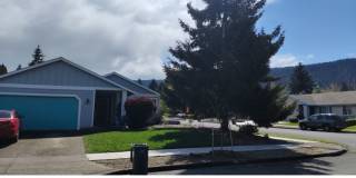 Beautiful Home With A Fenced Backyard Gallery 1