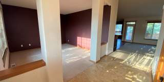Large 3 Bed Home with Office, Fenced Yard, and Lawn Service! Gallery 5