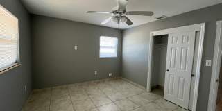Welcome to 2154 Inner Cass, your ideal 2/1 home in Sarasota Gallery 21
