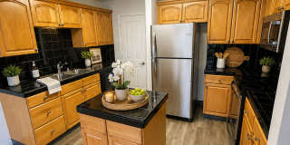 Beautiful 2-Bedroom Apartment in Desirable San Leandro Gated Community, close to BART Gallery 8